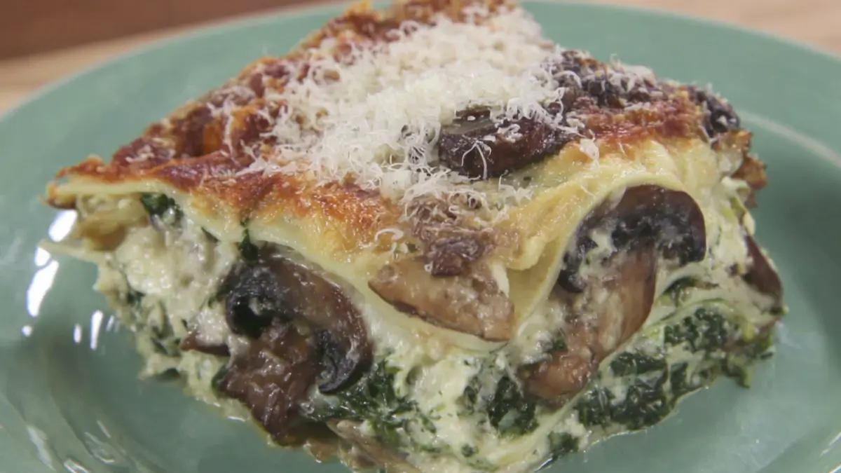 Mushroom and Spinach Lasagna for Dinner 4 Crumbl Pumpkin Pie Cookies Copycat 2