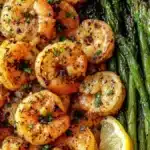 Lemon Garlic Shrimp and Asparagus Skillet 9 Crumbl Pumpkin Pie Cookies Copycat 6