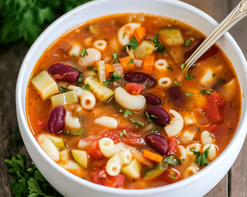 Easy Olive Garden Minestrone Soup Copycat Recipe 2 Design sans titre 2026 01 01T144009.355